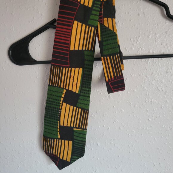 Men's Tie - Picture 2 of 4